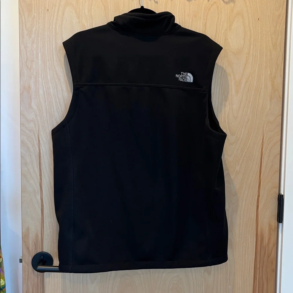 North Face Men’s Windwall Vest Black White Embroidered Size Large